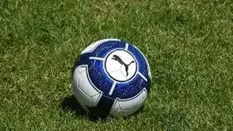 青岛险胜上海，段昂君20分王哲林24分8板，连胜势头不减